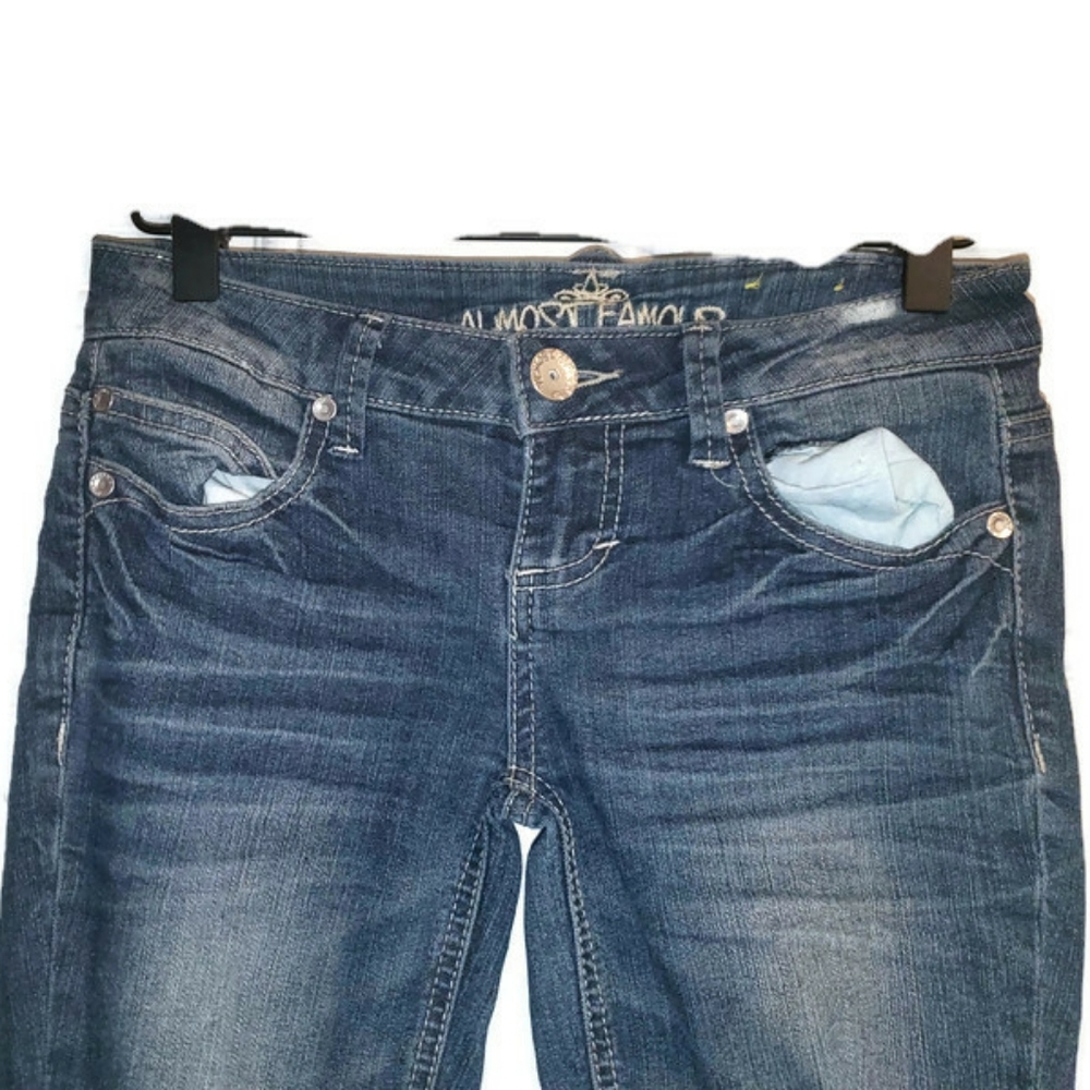4/25 Almost Famous SkinnyJeans BlueRips Tears Sz 0 - Picture 3 of 6